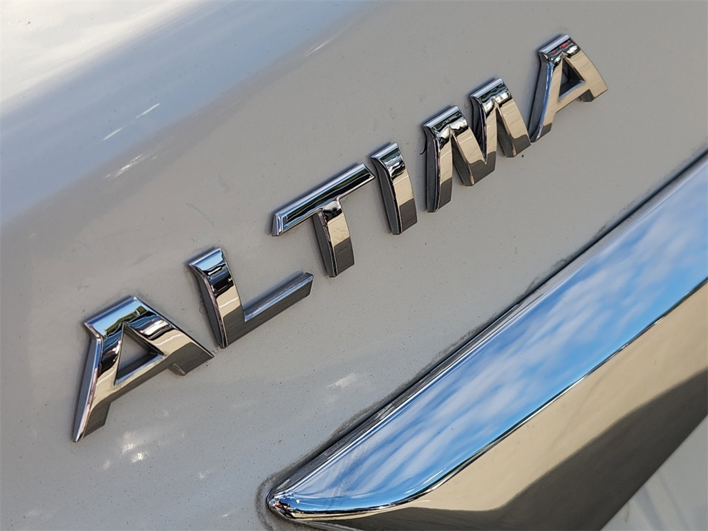 2014 Nissan Altima 2.5 SL White at DeMontrond Automotive Group