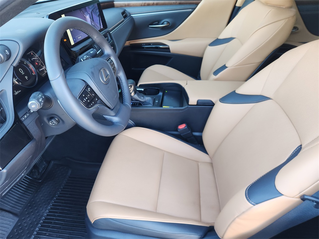 2023 Lexus ES  Silver at Ultimate Motorsports