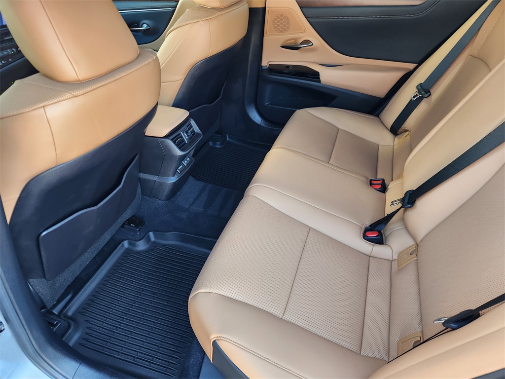 2023 Lexus ES  Silver at Ultimate Motorsports