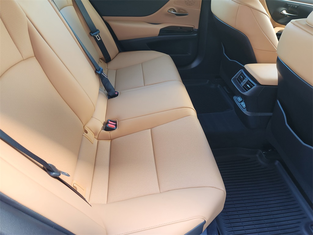 2023 Lexus ES  Silver at Ultimate Motorsports