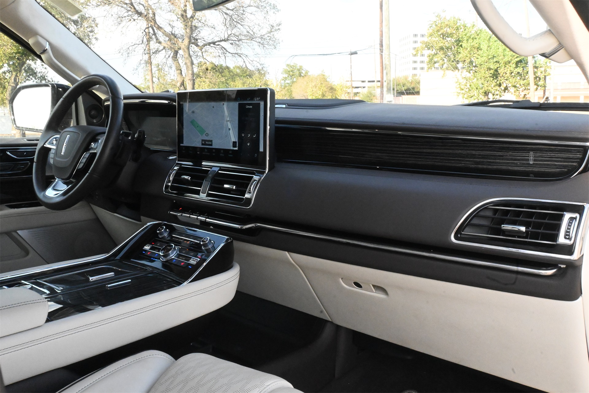 2024 Lincoln Navigator Black Label White at Bayway Cadillac Southwest