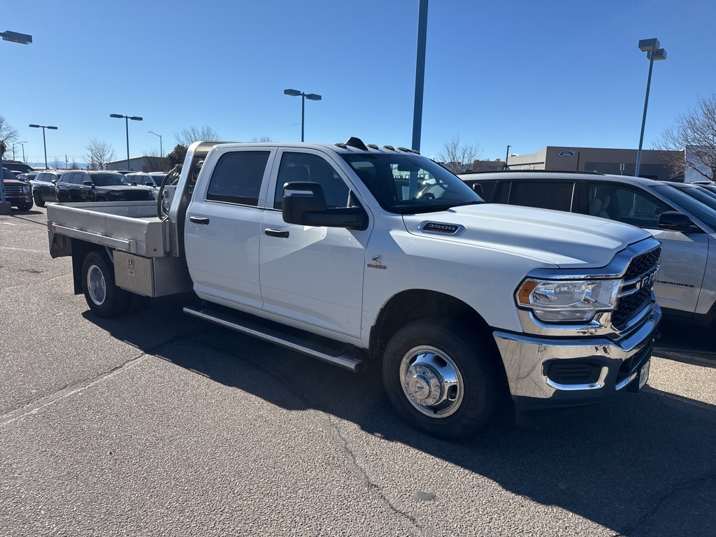 2024 RAM 3500 Chassis Tradesman Crew Cab LB DRW 4WD