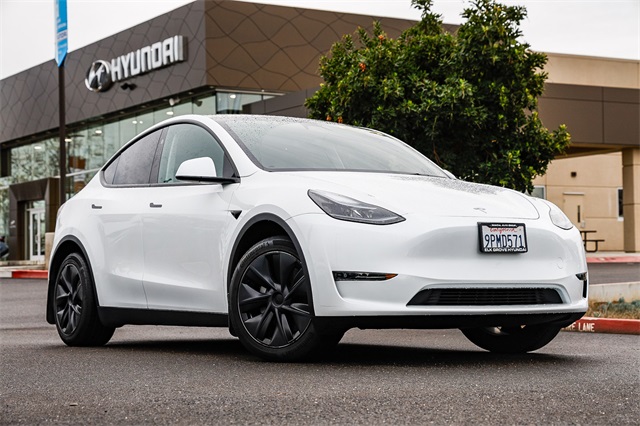 2024 Tesla Model Y Long Range RWD