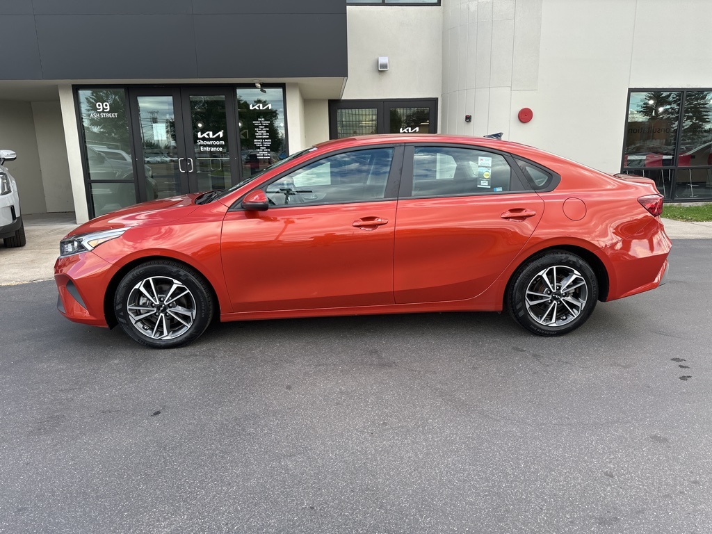 Certified 2022 Kia FORTE LXS with VIN 3KPF24AD1NE437579 for sale in East Hartford, CT