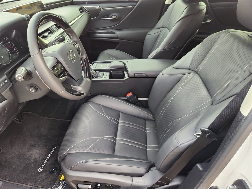 2021 Lexus ES 300h Ultra Luxury White at DeMontrond Ford