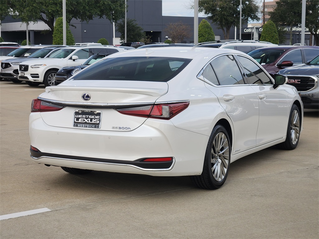 2021 Lexus ES 300h Ultra Luxury White at DeMontrond Ford
