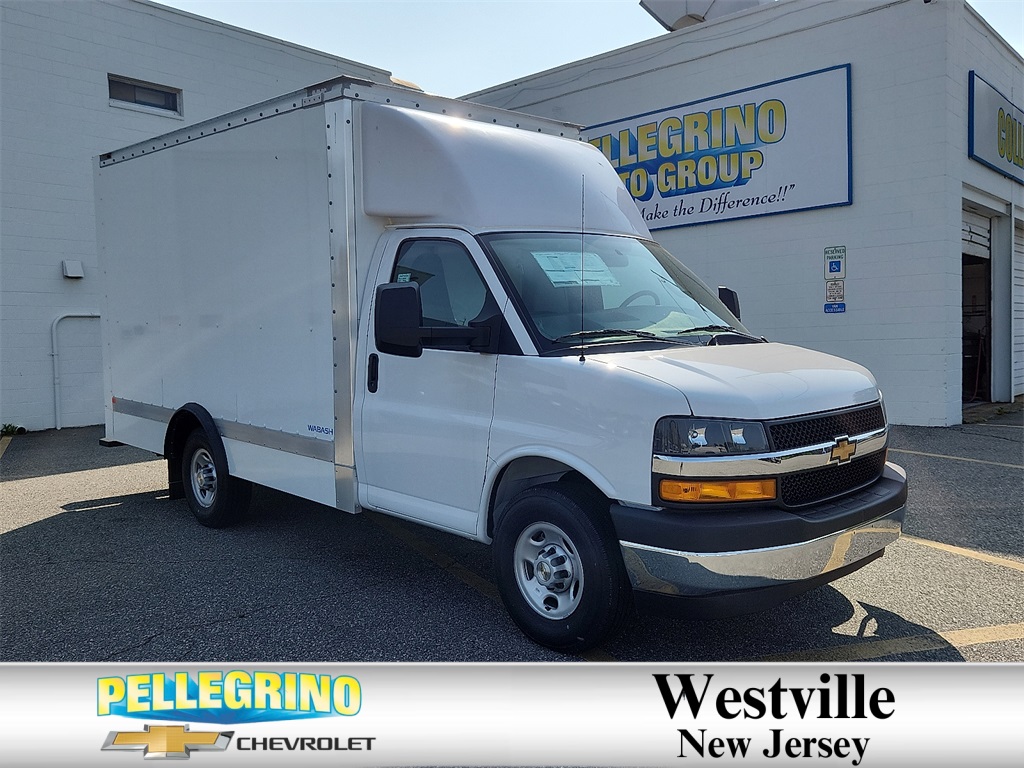 2025 Chevrolet Express Chassis 3500 Cutaway 139