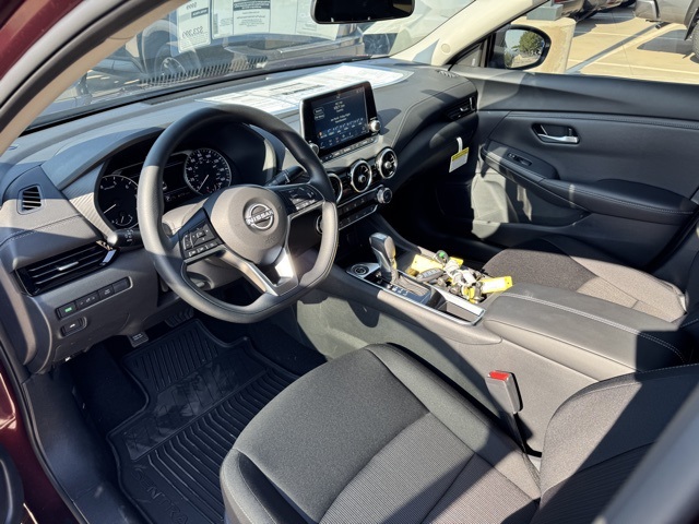 2025 Nissan Sentra SV photo 2