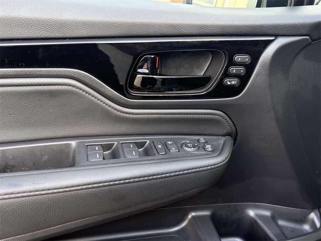 2025 Honda Odyssey Elite  at Community Honda