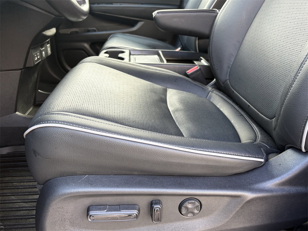 2025 Honda Odyssey Elite  at Community Honda