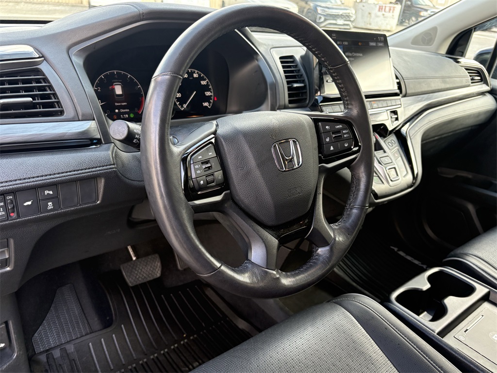 2025 Honda Odyssey Elite  at Community Honda