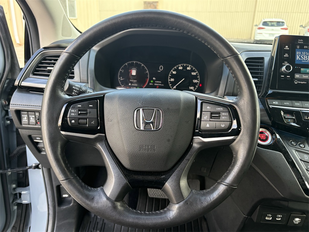 2025 Honda Odyssey Elite  at Community Honda