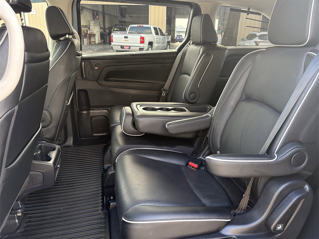 2025 Honda Odyssey Elite  at Community Honda