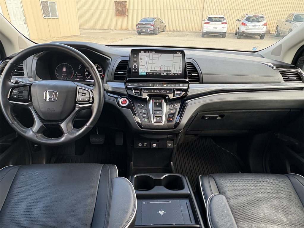 2025 Honda Odyssey Elite  at Community Honda