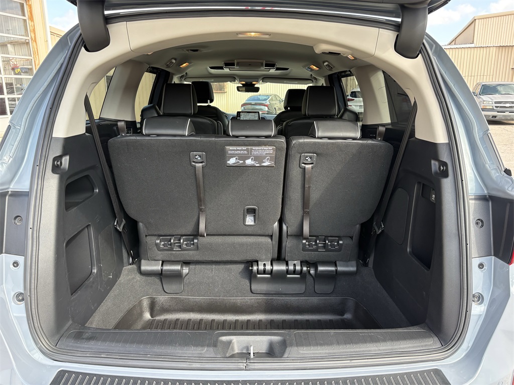 2025 Honda Odyssey Elite  at Community Honda