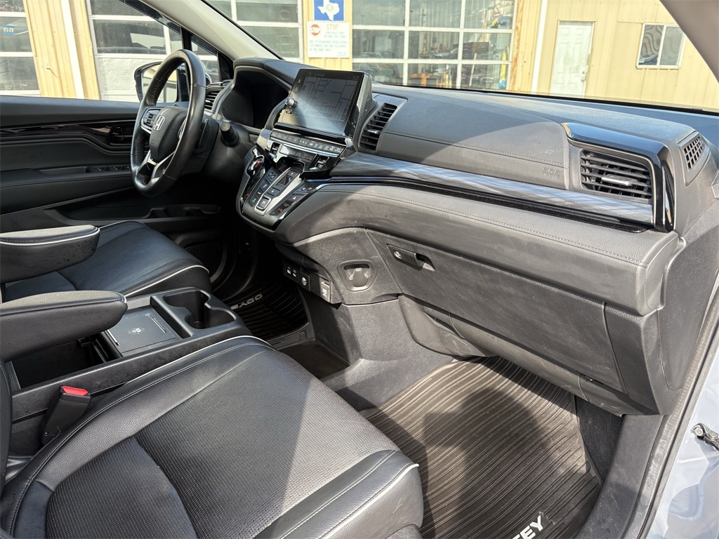 2025 Honda Odyssey Elite  at Community Honda