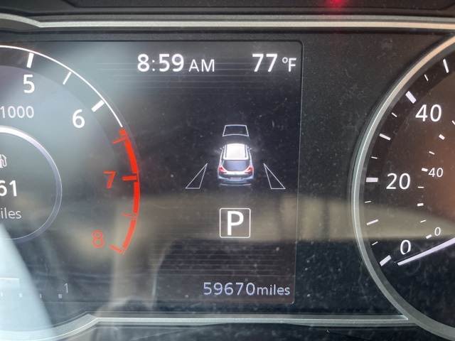 2019 Nissan Kicks SR photo 3