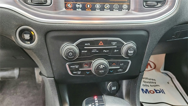 2018 Dodge Charger - Image 16