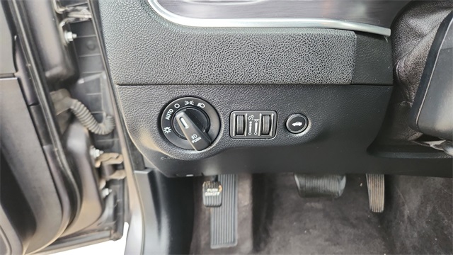 2018 Dodge Charger - Image 21