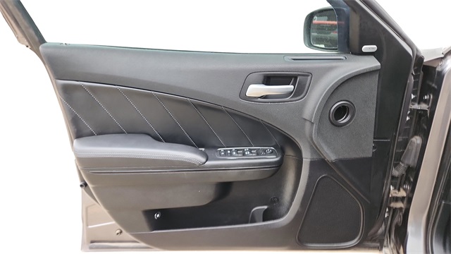2018 Dodge Charger - Image 24