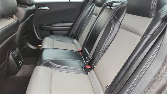 2018 Dodge Charger - Image 25