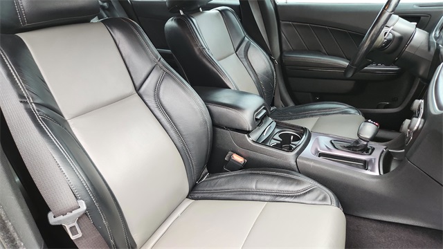 2018 Dodge Charger - Image 30