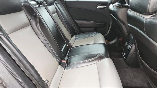 2018 Dodge Charger - Image 32