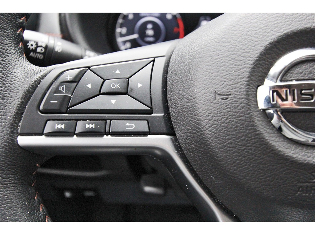 2021 Nissan Kicks SR White at Community Kia