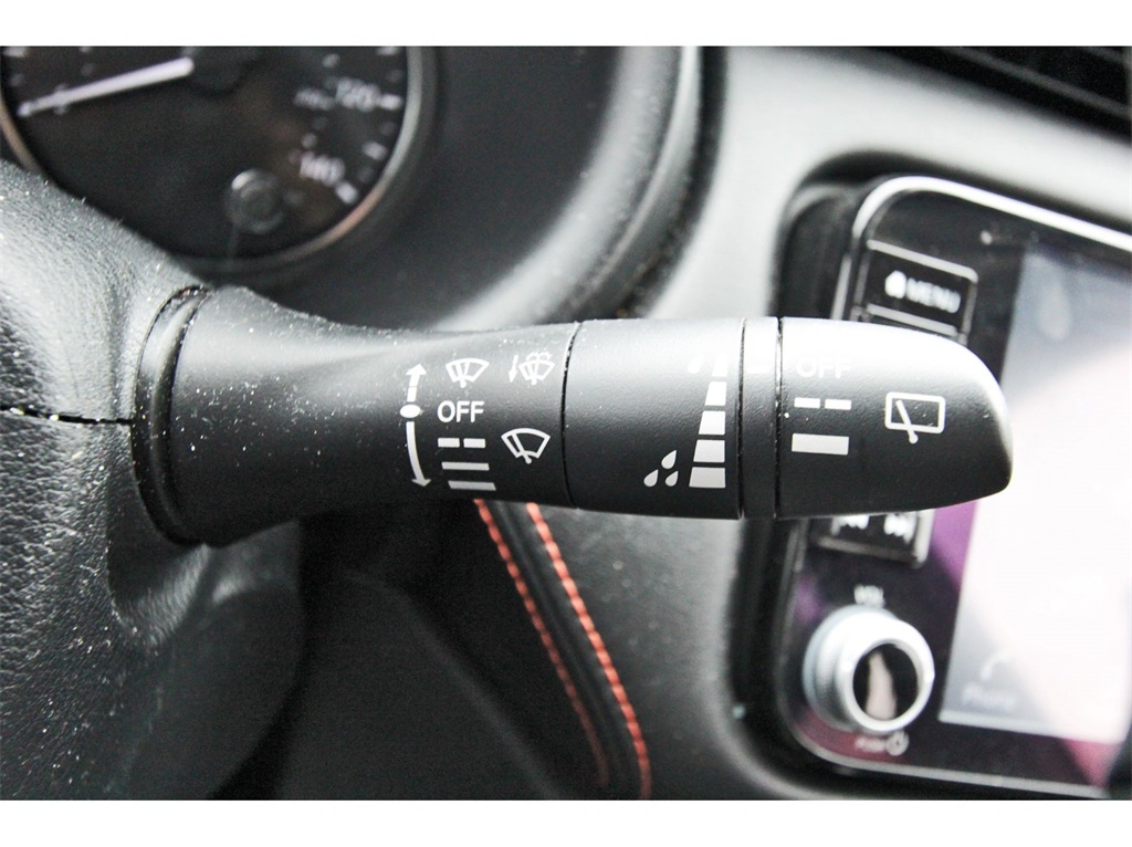 2021 Nissan Kicks SR White at Community Kia