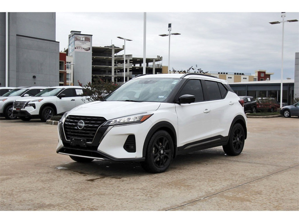 2021 Nissan Kicks SR White at Community Kia