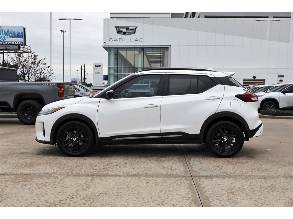 2021 Nissan Kicks SR White at Community Kia