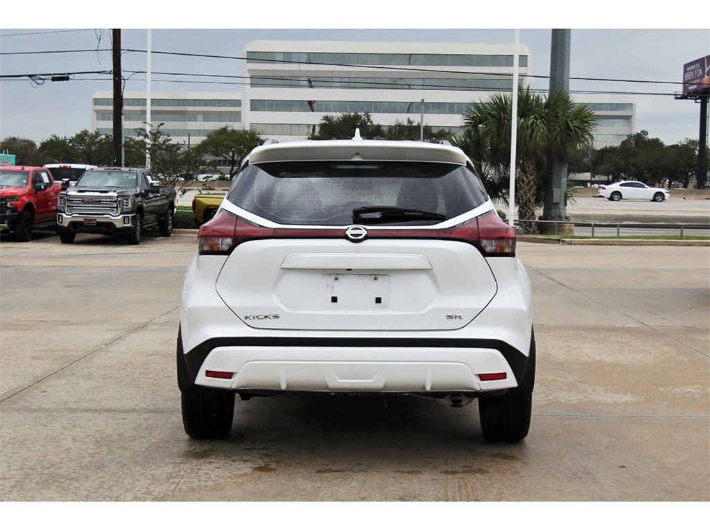 2021 Nissan Kicks SR White at Community Kia