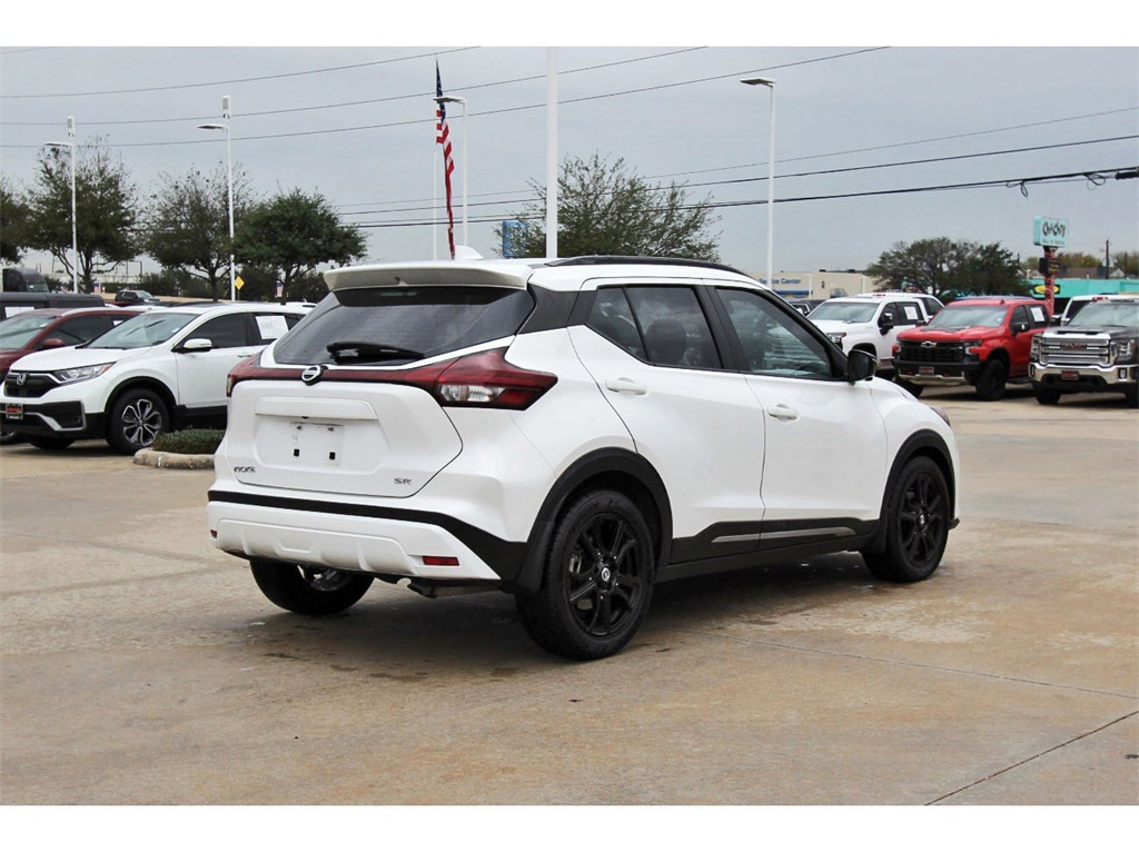 2021 Nissan Kicks SR White at Community Kia