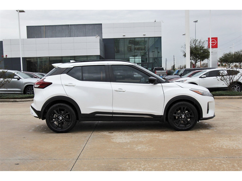 2021 Nissan Kicks SR White at Community Kia