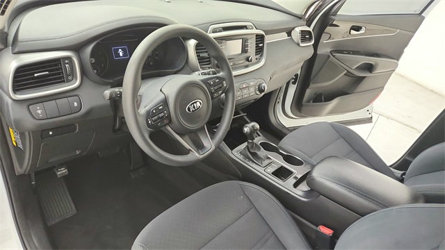 2016 Kia Sorento LX White at Autostrade