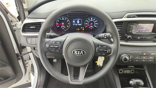 2016 Kia Sorento LX White at Autostrade