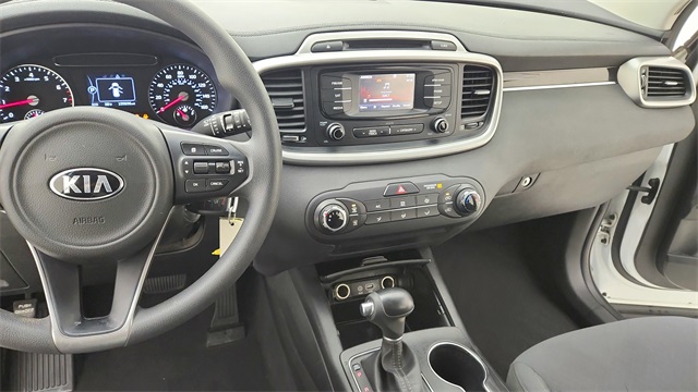 2016 Kia Sorento LX White at Autostrade