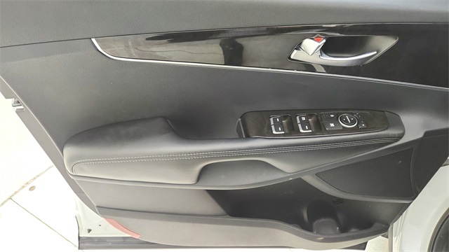 2016 Kia Sorento LX White at Autostrade