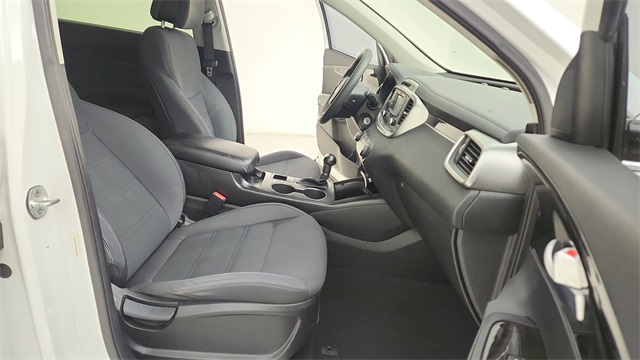 2016 Kia Sorento LX White at Autostrade