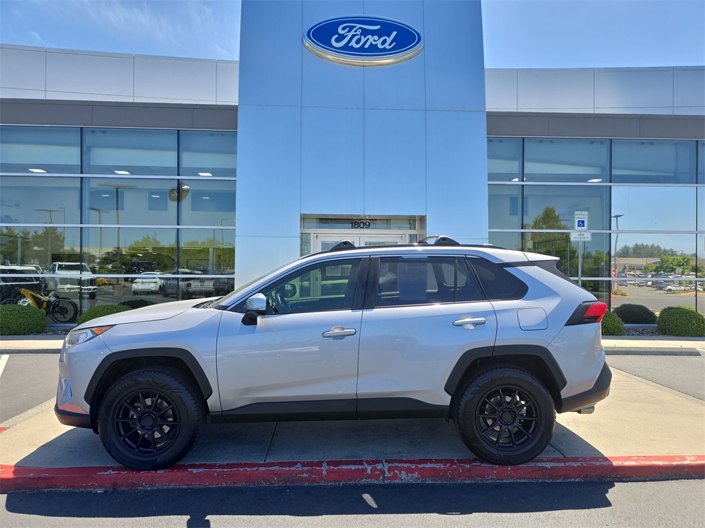  2021 Toyota RAV4 XLE AWD   