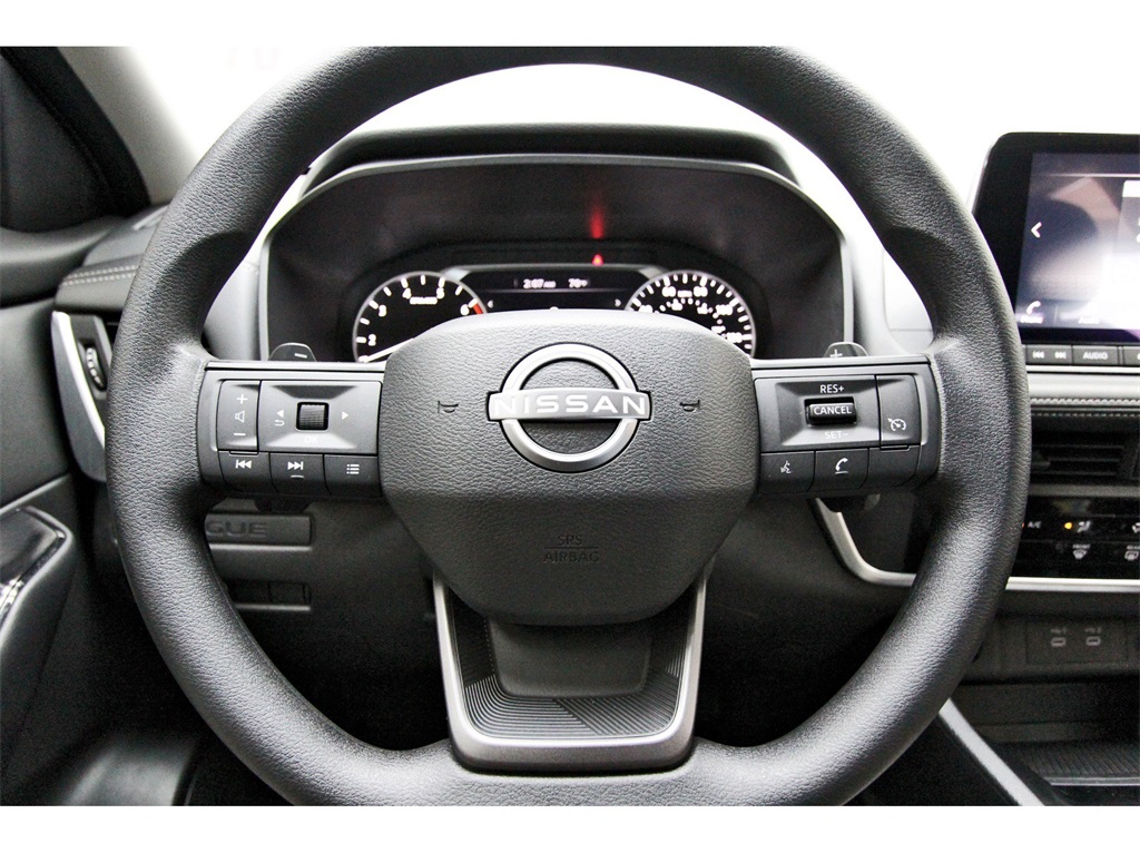 2025 Nissan Rogue S - 10