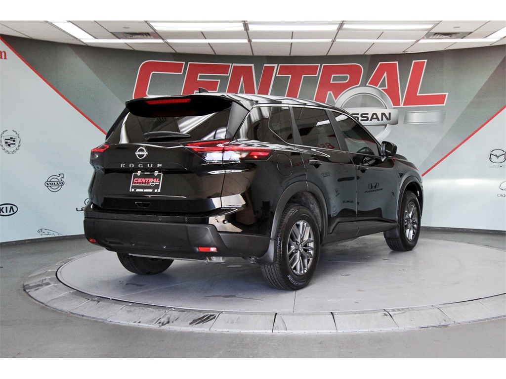 2025 Nissan Rogue S - 4