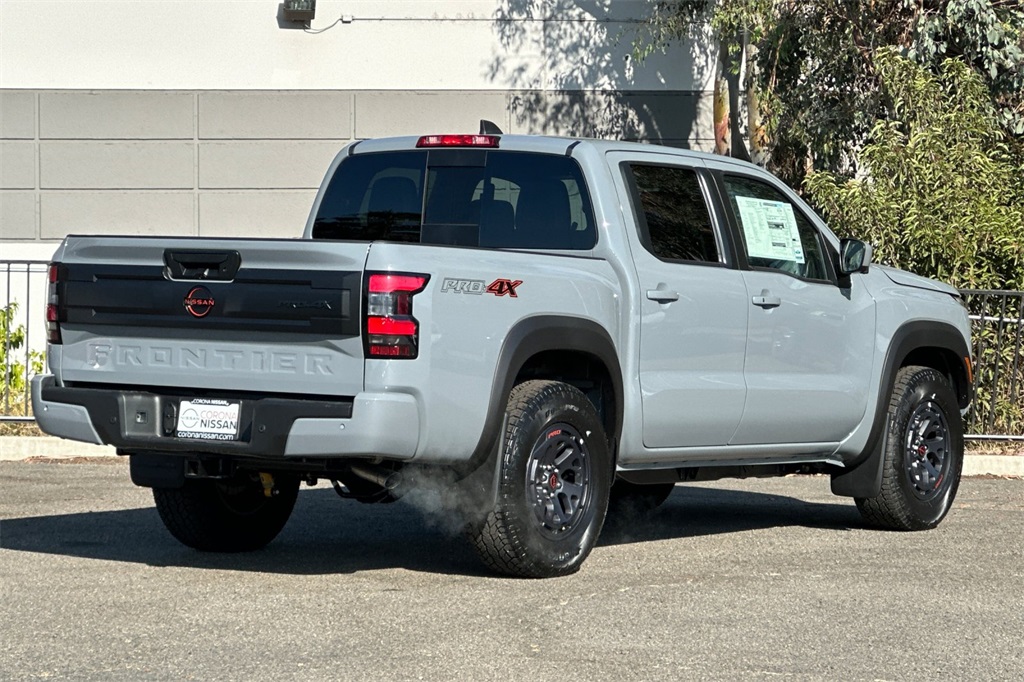 2025 Nissan Frontier PRO-4X photo 4