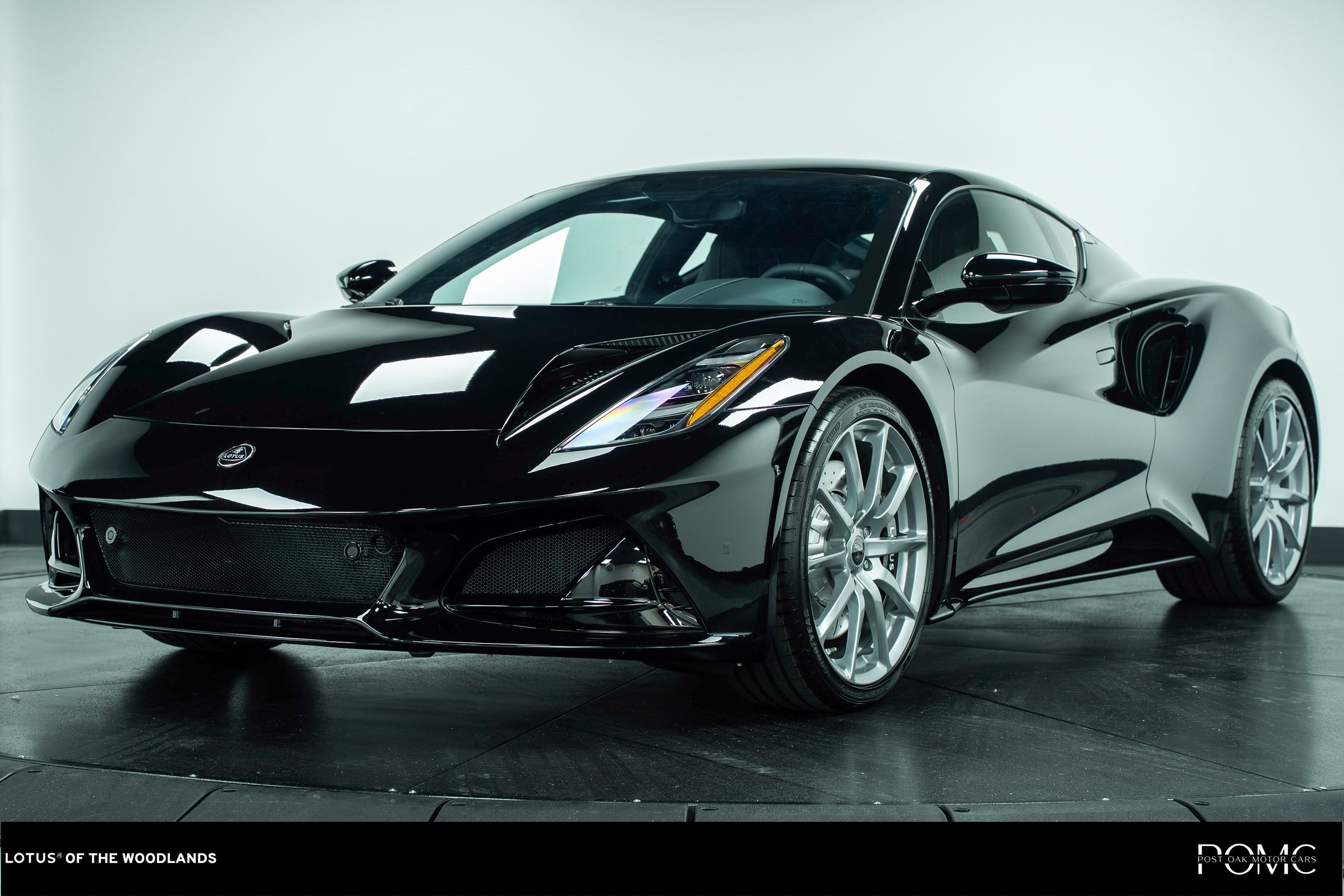 2025 Lotus Emira Base photo 2