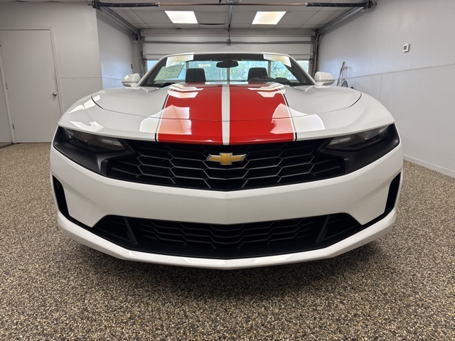 2023 Chevrolet Camaro 1LT photo 2
