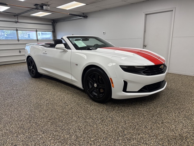 2023 Chevrolet Camaro 1LT photo 3