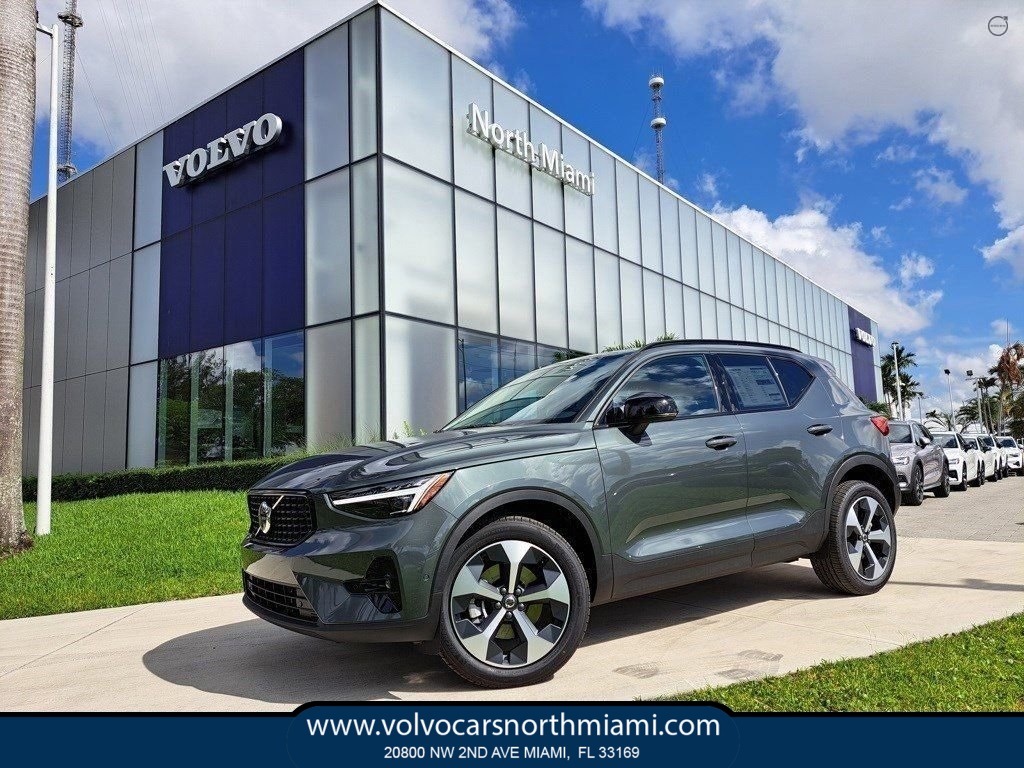 2026 Volvo XC40 Plus's photo