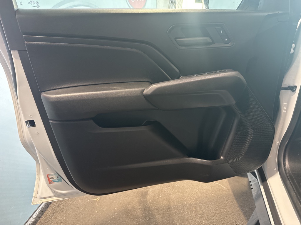 Thumbnail: 2023 Chevrolet Colorado - 25