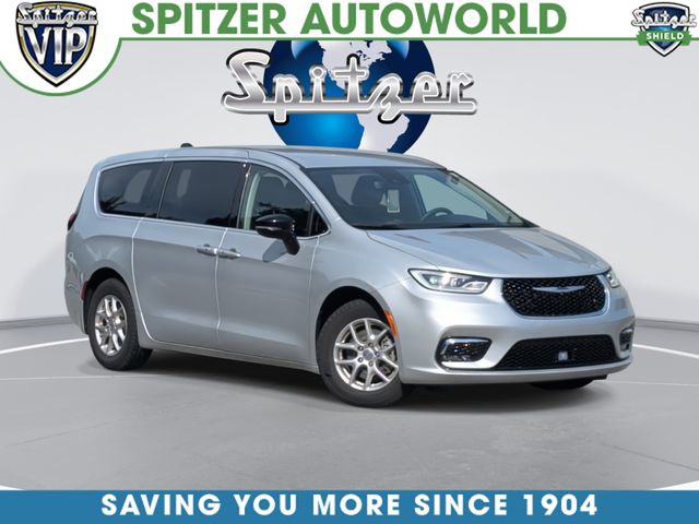Silver Mist Clearcoat 2024 Chrysler Pacifica Minivan Front-Wheel Drive 9-Speed Automatic
