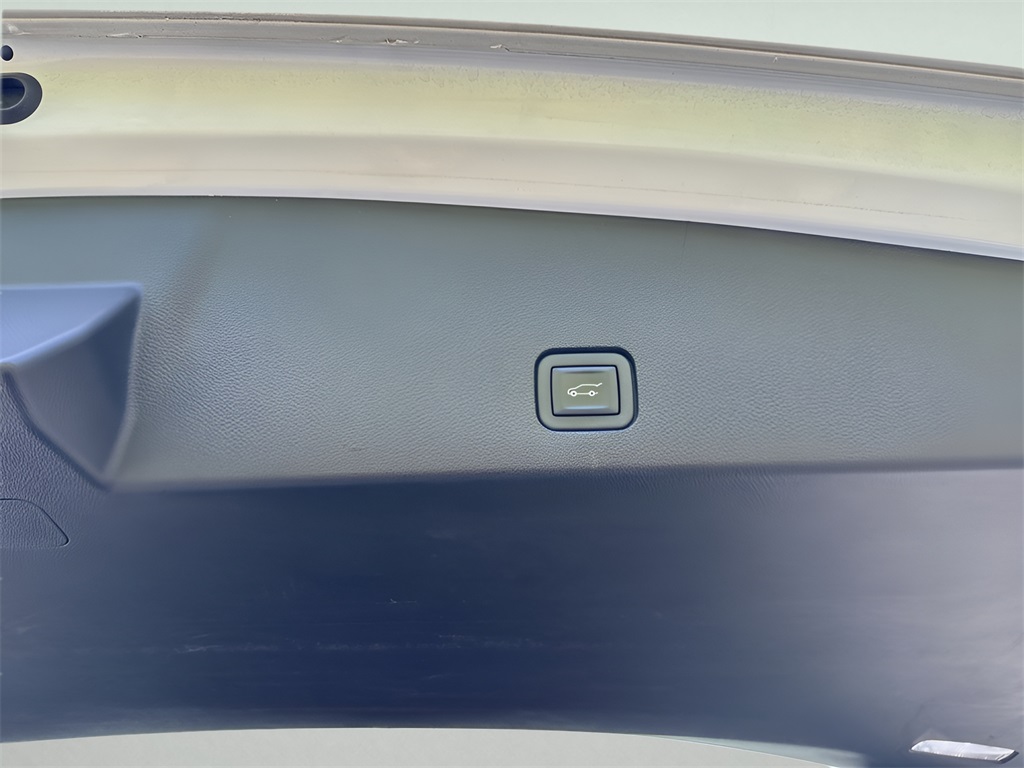 2023 Cadillac XT6